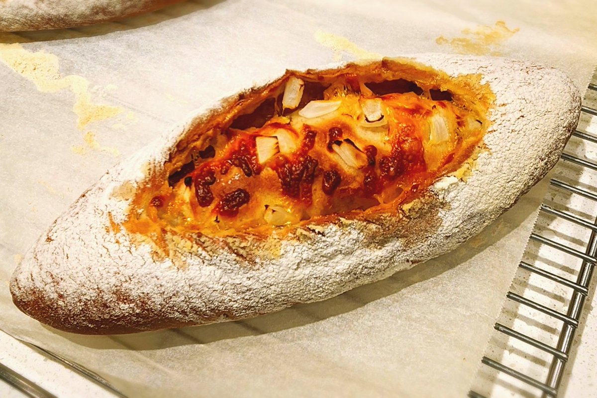 torn_tan8's tweet photo. 何年ぶりかにパン作ってきた〜🥖ケーキと比べたら作業工程少なさすぎて待ち時間ばっかでこんな簡単だったか…？ってなりました🤫全粒粉のちょいしっかりめパンでめちゃくちゃおいしい🫶🏻😋嵐の配信見逃しもありますからぜひ買って観てください！とお伝えしてきました(￣^￣)ゞ https://t.co/yvQU5LLunB