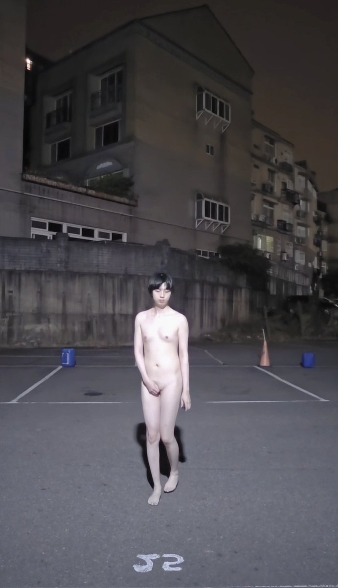 陳翊琳街道露出裸體自拍Chen Yilin posted nude selfies tweet media
