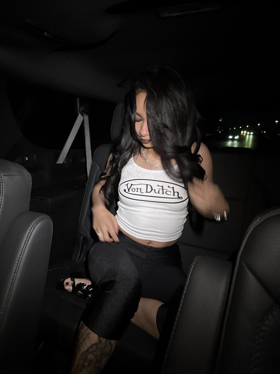 Molly🥇 tweet media