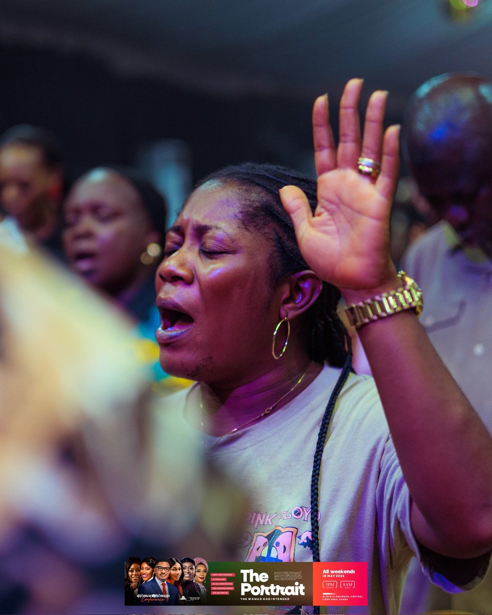 HOTRASABA's tweet photo. #Worship

Your name alone is praised oh Lord. We pour our hearts in worship

🎶Fourth Man🎶
🎶Onyinye Akam🎶 by Mr. M. &amp; Revelation
🎶Eze Mmuo🎶 by Sis. Chinyere Udoma
🎶Osuba Re Ma Re O Eh🎶 by Peterson Okopi
Led 🎤 by DeMasterpiece

#Triumph
#ThePortrait
#HOTRService
#HOTRAsaba https://t.co/1qOyas6jS4