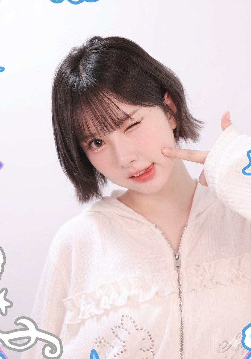 eunhasbeloved's tweet photo. she's so tiny and cute i can't.. https://t.co/GNSJJcgDz1