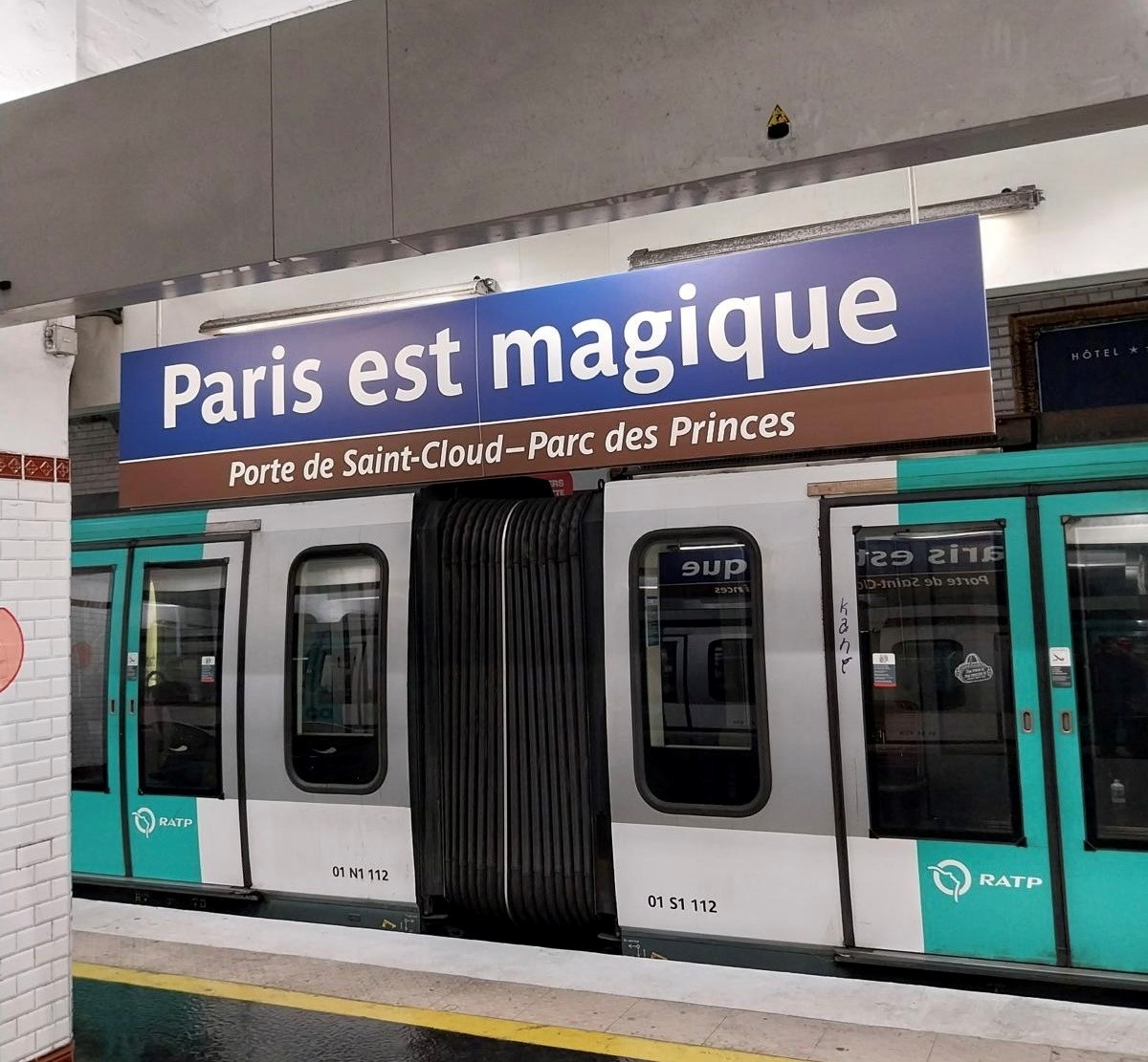 Ligne9_RATP's tweet photo. [Evènement] Ils l’ont fait 🏆
La #RATP célèbre la victoire du @PSG_Inside : Porte de Saint-Cloud sur la #ligne9 devient Paris est magique ✨#ChampionsLeague https://t.co/E8v044w6ie