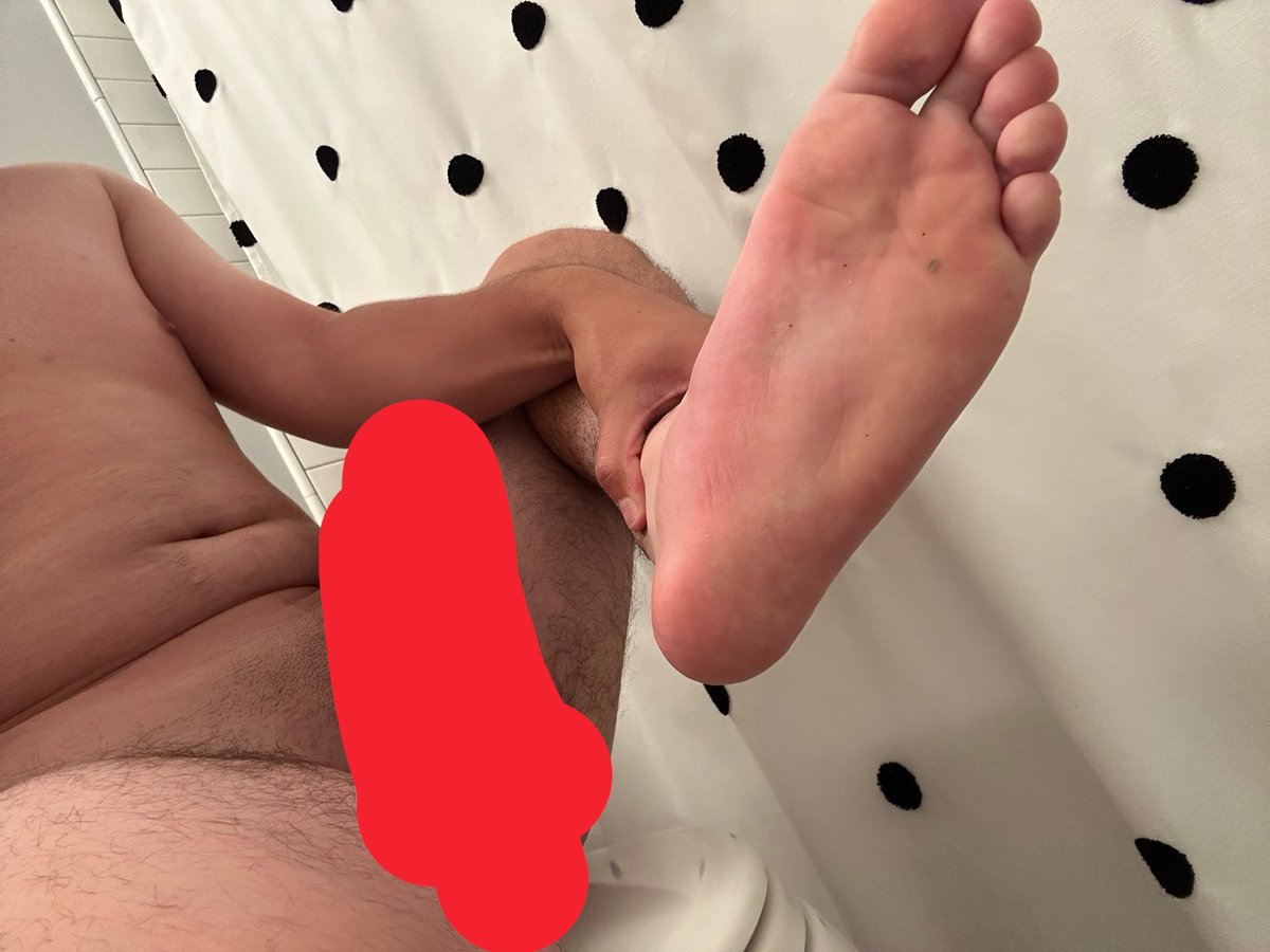 caymlu's tweet photo. sweaty feet waiting to be cleaned

#footfetısh #malefootfetish #malefeet #nsfw #nsfwtwtًً #footgirl #sweatyfeet #lintyfeet #guyfeet https://t.co/cug2O29rS2