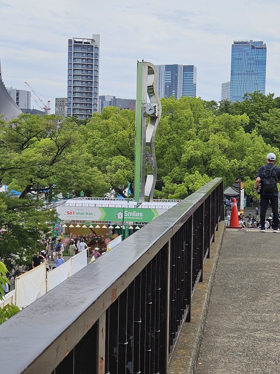 msdptm's tweet photo. 渋谷へ向かう途中に原宿駅で下車して
ディスコ・ディスコ・ディスコ
ぐるんぐるん の会場となった
『代々木第一体育館』
マカロニのPVが撮影された
『代々木公園の橋』
コールドスリープ前、最後に出演した
『NHKホール』
こけら落とし公演が開催された
『LINE CUBE SHIBUYA』
の聖地散策をしました https://t.co/wi7Ku0h4YZ