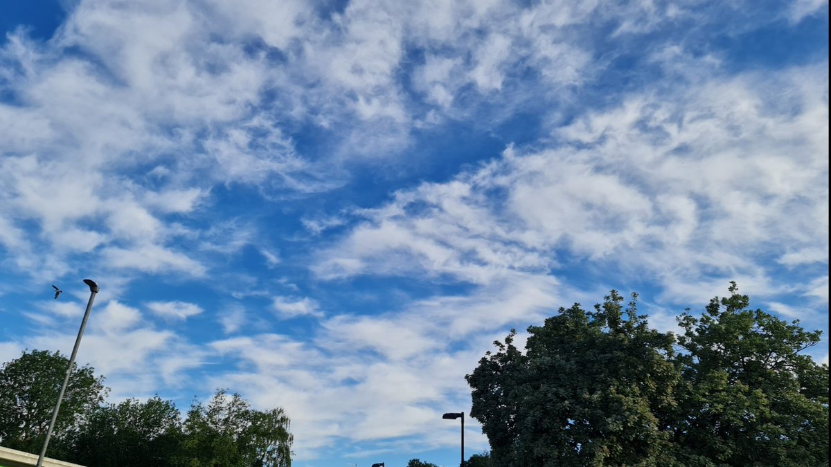 IHunt74's tweet photo. A New Frontier....

....as fresher air, bringing with it cloud initially early Sunday morning, arrives here from the West. A day forecast to be largely dry, with some sunny spells, around 21 degrees celcius.

#sky #frontier #weather #front #sunday https://t.co/WSKOzbA6u4