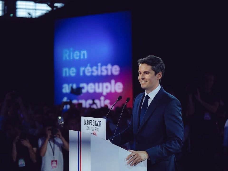 jsimonleblanc's tweet photo. Heureux d'avoir participé avec de nombreux  Béarnais au premier meeting présidentiel de notre candidat @GabrielAttal à Paris
Enthousiasme et envie de porter notre projet pour la France 🇲🇫🇪🇺
#AttalPrésident https://t.co/BTSZ9dUGNz