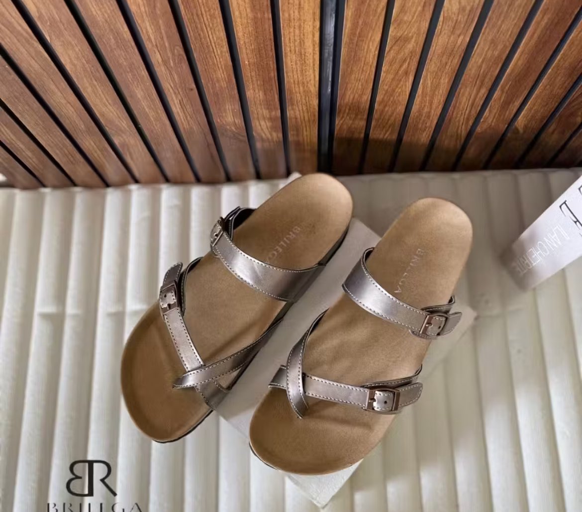 erisyaa's tweet photo. IN THIS ECONOMY‼️
Sendal ga harus mahal, under 100k nih￼
Sedekah ga sih yang jualan🥹🥹✨
￼
Yang mau samaan 🤸‍♀️🤸‍♀️
👉🏻sandal 1 : https://t.co/AARMBsOa76
👉🏻sandal 2 : https://t.co/RjlRoFI6xN
👉🏻sandal 3 : https://t.co/mLqJ82myfA
👉🏻sandal 4 : https://t.co/BeoVDUXrPD￼ https://t.co/ymFqrfs8vv