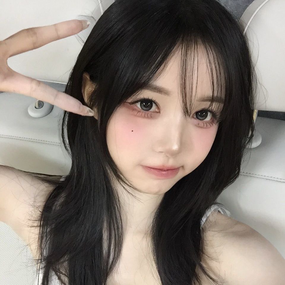 092312l2's tweet photo. 他界隈ゴメンなさいって感じだけどマジでトエスのチェウォン素質ありますこの子
肌の色なんてメイク次第でﾅﾝﾄﾃﾞﾓﾅﾙﾖー‼️ https://t.co/AO4XNz4PHx