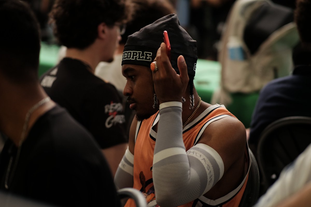 yamisbayo's tweet photo. Hier je me suis rendu au KOF, en spectateur cette fois ci

J'ai pu y prendre quelques photos ⬇️⬇️

https://t.co/wy23HVnulL https://t.co/Xp9uCf6sRZ