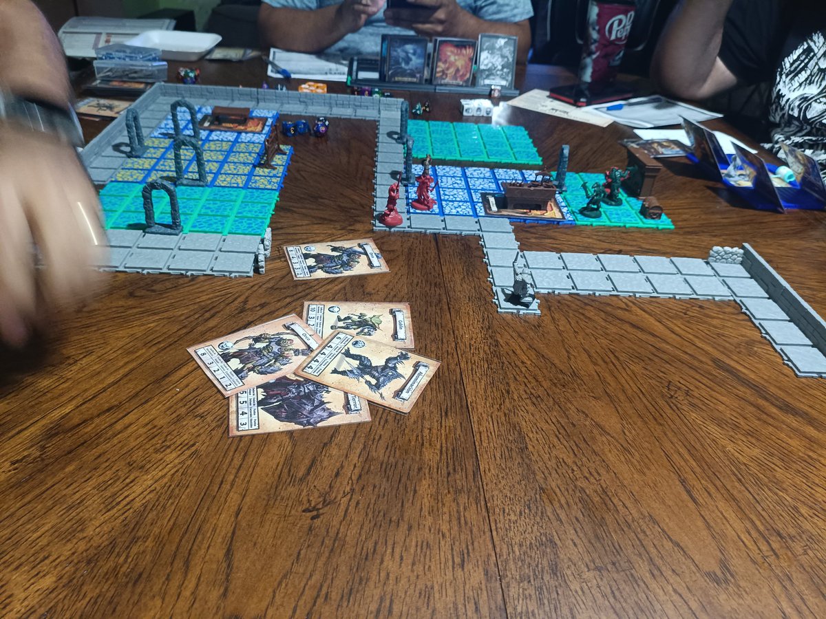 DonFausto17's tweet photo. Un sábado jugando HeroQuest 🤟🏻😎 https://t.co/E59ZMIFc6G