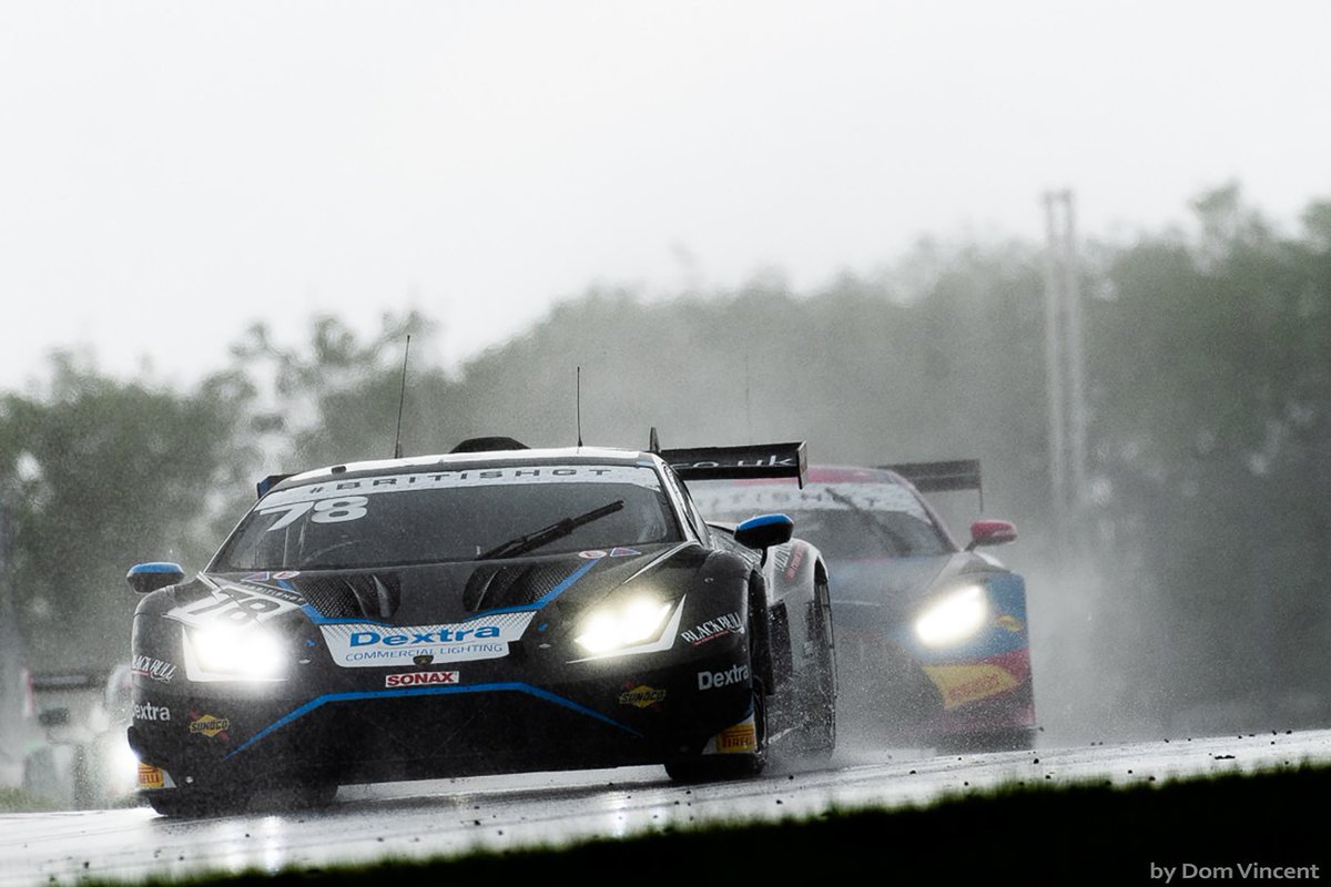 WatchingRacing tweet picture