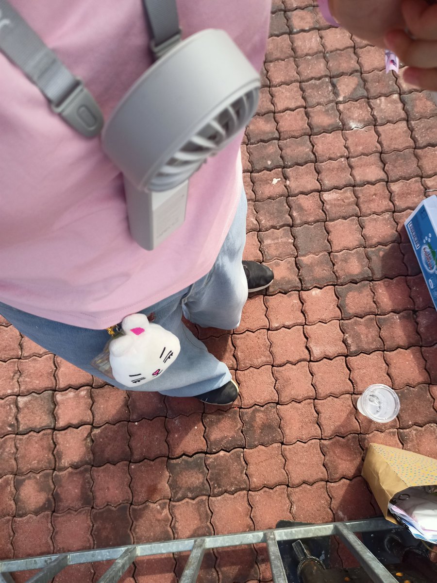 9yuhanism's tweet photo. i'll be here and also the rock zone! come say hi to me for the freebies :3

#asiatopmusicfestival #CXMinKL https://t.co/Jqg2DhlxRG