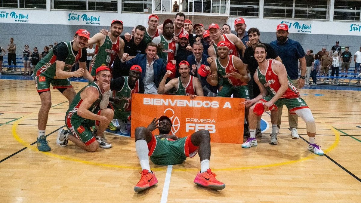 CBCareba's tweet photo. El CAJA, SEVILLA, el BALONCESTO vuelven y CAREBA con ellos ...
... y seguiremos, que nadie lo dude.

@caja87basket
#SomosCareba https://t.co/d0p6404OCq