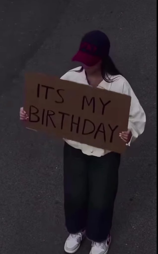 OlalekanAdewol8's tweet photo. Woke up to balloons 
Happy birthday okikiJESU 🦾 https://t.co/IG7SesO6Mh