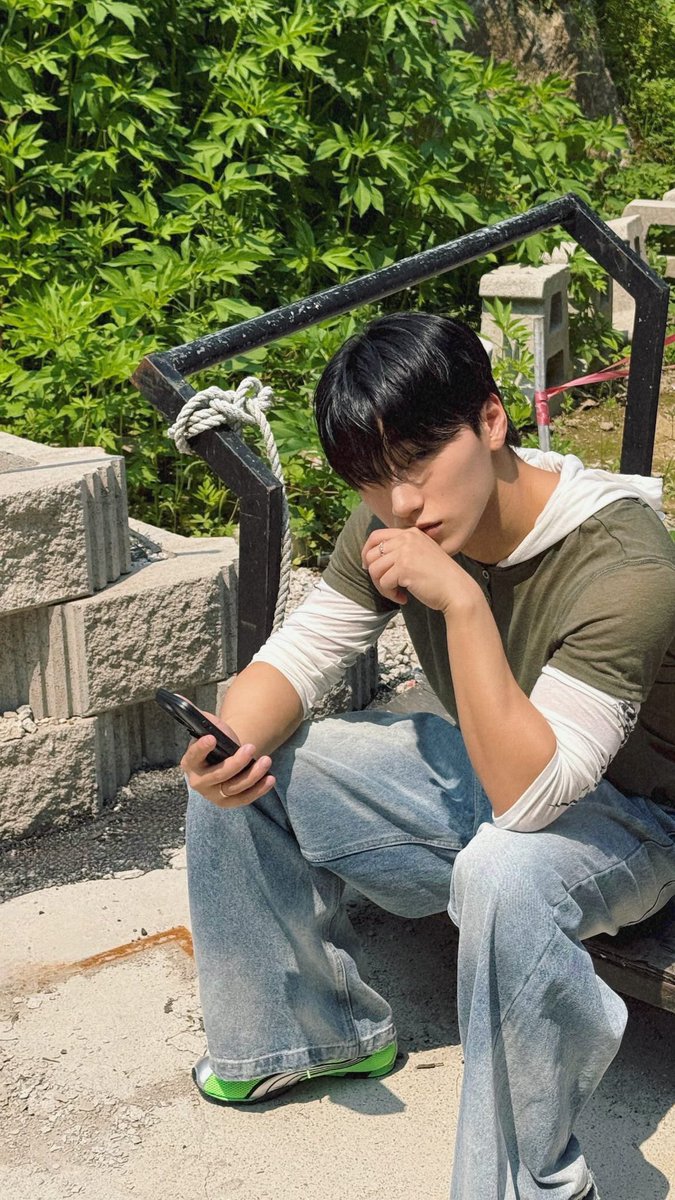 heartinsani's tweet photo. my spring romance https://t.co/9fXTQKdA96