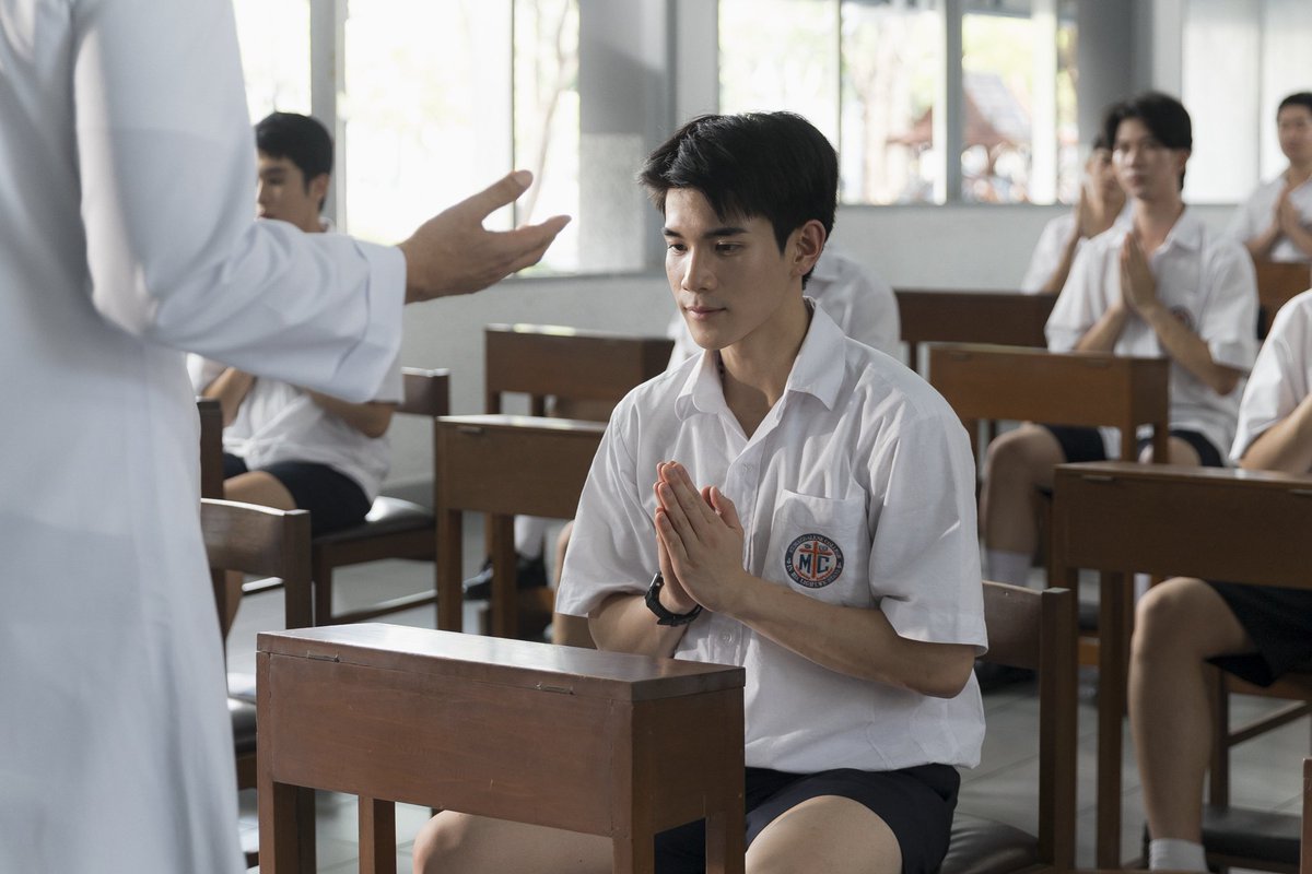 _Tickettoheaven's tweet photo. เคยเกิดอะไรขึ้นกับเด็กชายบาร์ธกัน ทำไมถึงทำแบบนั้น🤔

#TicketToHeavenEP1
@gemini_ti @tawattannn @Torrr_Pkw @g_supakornn_ https://t.co/CrKZVbZJUz