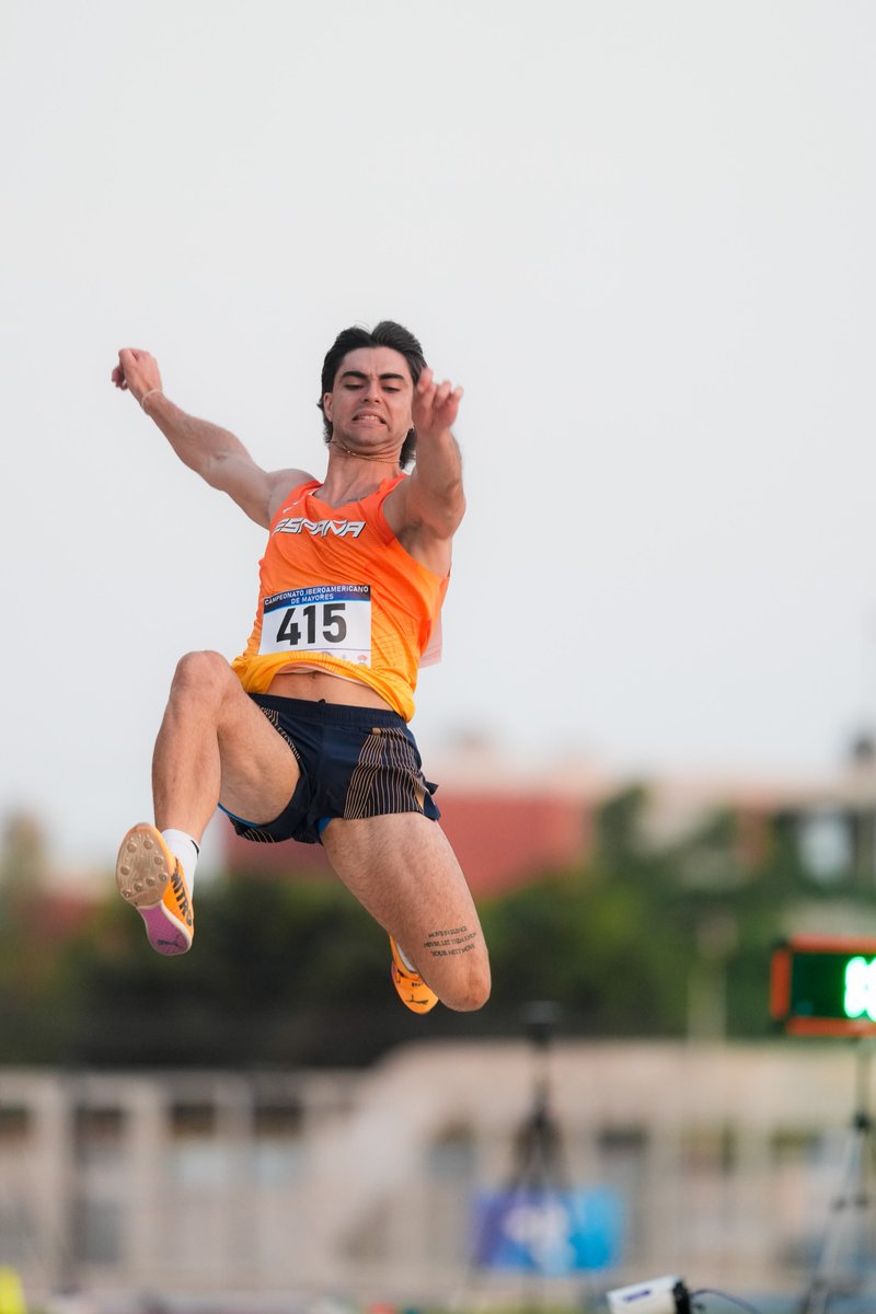 atletismoRFEA's tweet photo. La 9⃣ª medalla de #EspañaAtletismo es para Carlos Beltrán 💥

Este chico nos está dando muchas alegrías últimamente 🥳

🥈 SUBCAMPEÓN Iberoamericano con un salto de 📏 7⃣.9⃣1⃣

#PasiónPorCompetir https://t.co/OKTfbj3kOa