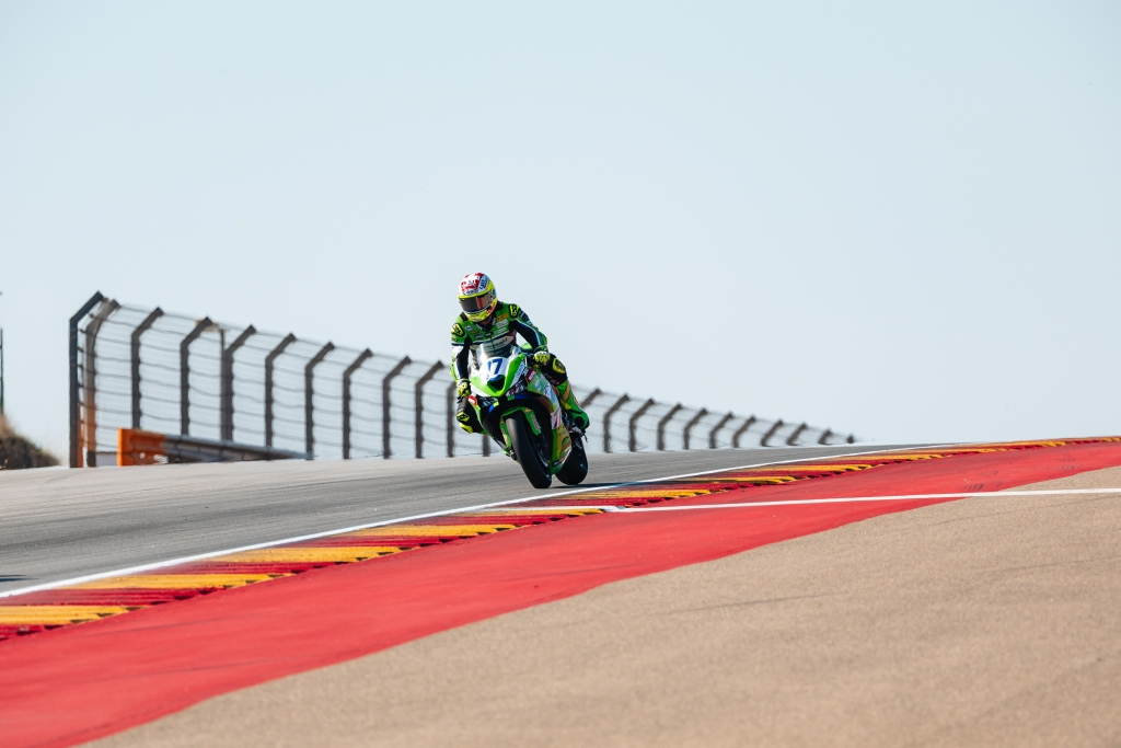 DomiAegerter77's tweet photo. #AragonWorldSBK #WSSP #WarmUp2 ✅
🅿️2️⃣4️⃣ - 1´54.171 +1.499
Race2️⃣ starts at 14:00 CEST
#DA77 with @PuccettiRacing at @AragonMotorLand
@WorldSBK #WorldSSP
#Kawasaki #ZX6R636
#ARAI
#IXS
#FiveGloves
#DaytonaBoots https://t.co/l8aDdWRoZJ