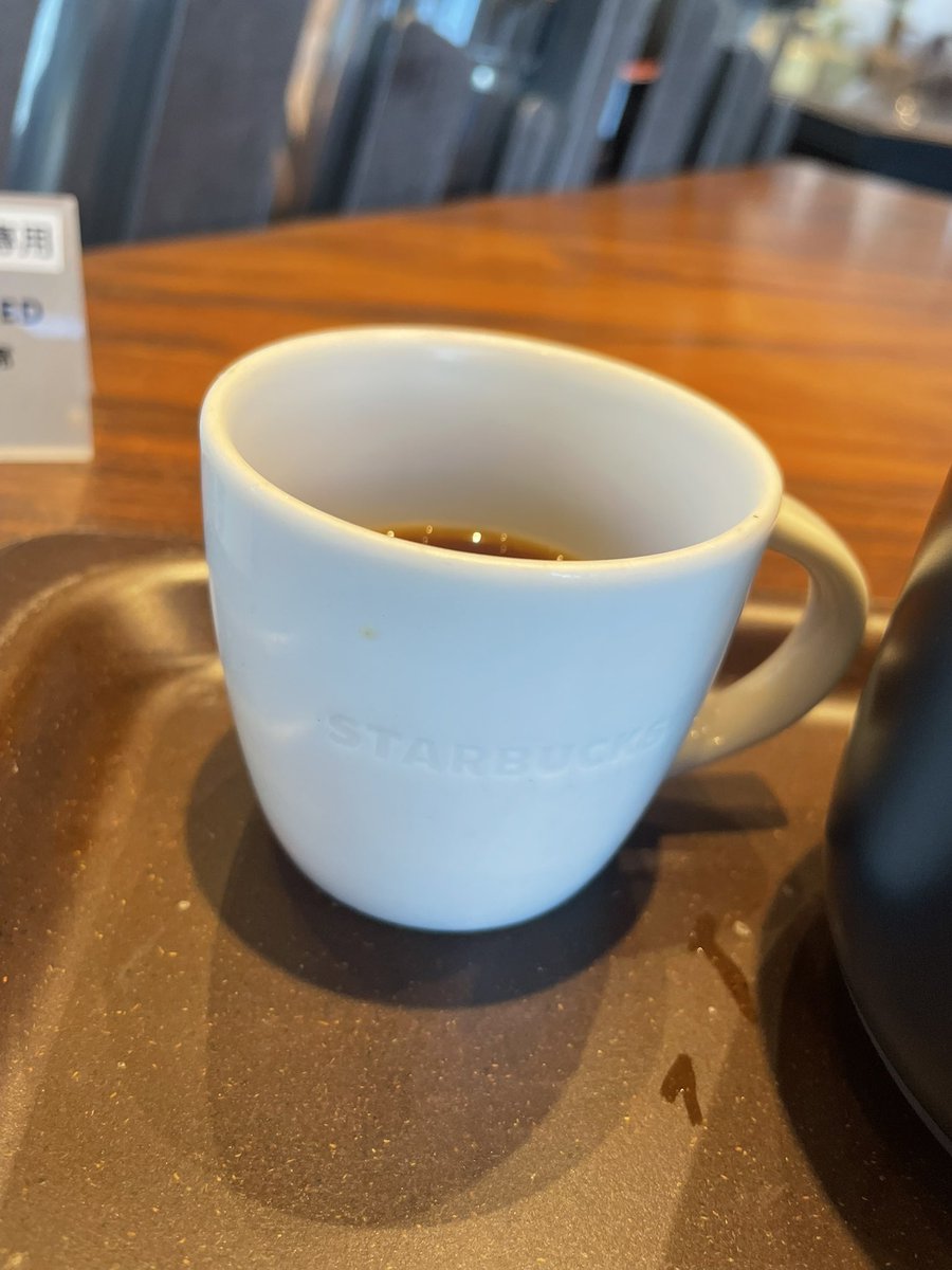 UMAM_TKCF's tweet photo. 久々にリザーブ飲んだ美味しいね
キャラメルミックスをオマケしてくれた☕️ https://t.co/2roBYzIIj7