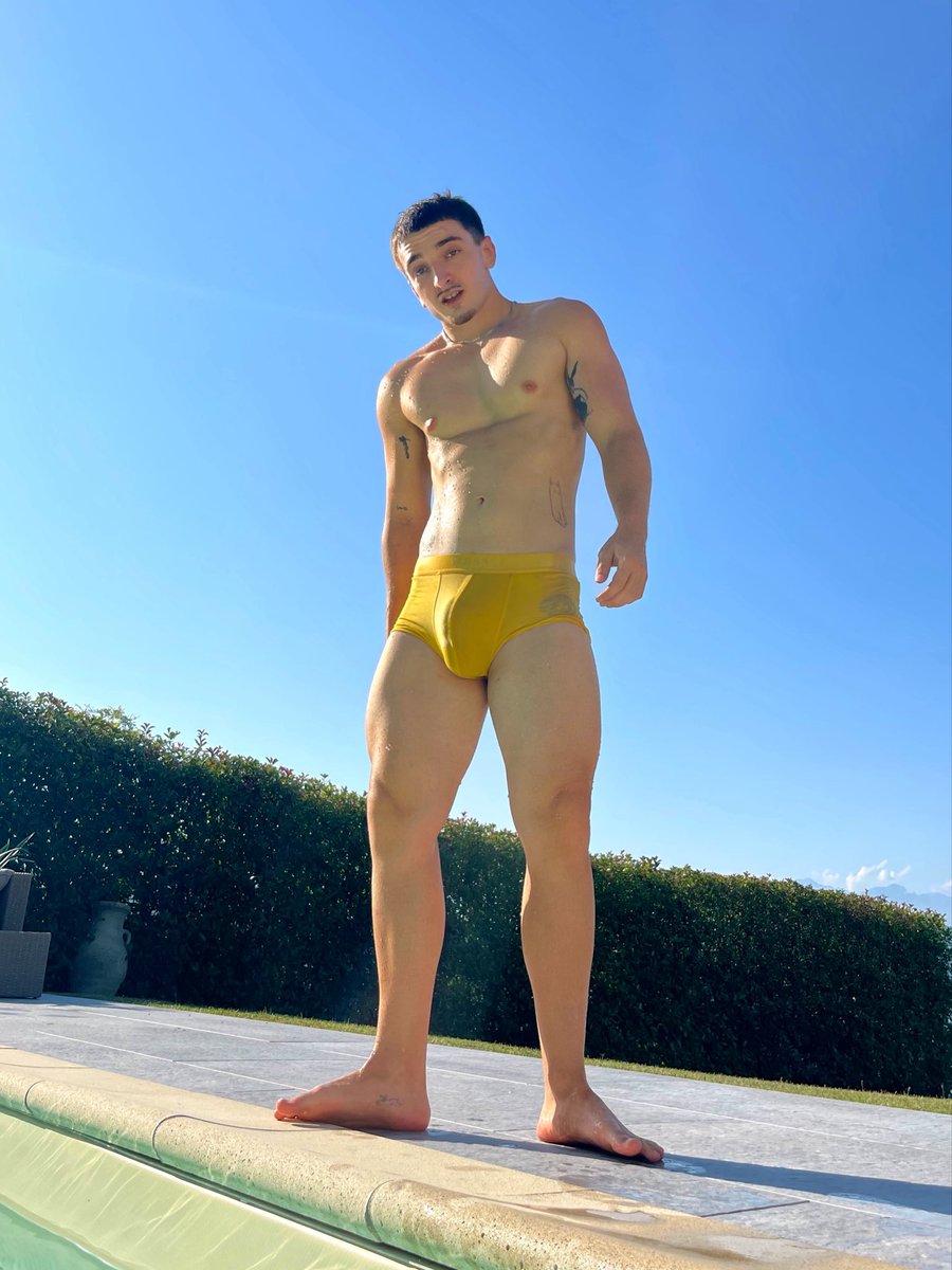 mensflex_'s tweet photo. It’s curvy 🥵

X: @Parkchunn https://t.co/ursU7H8MoT