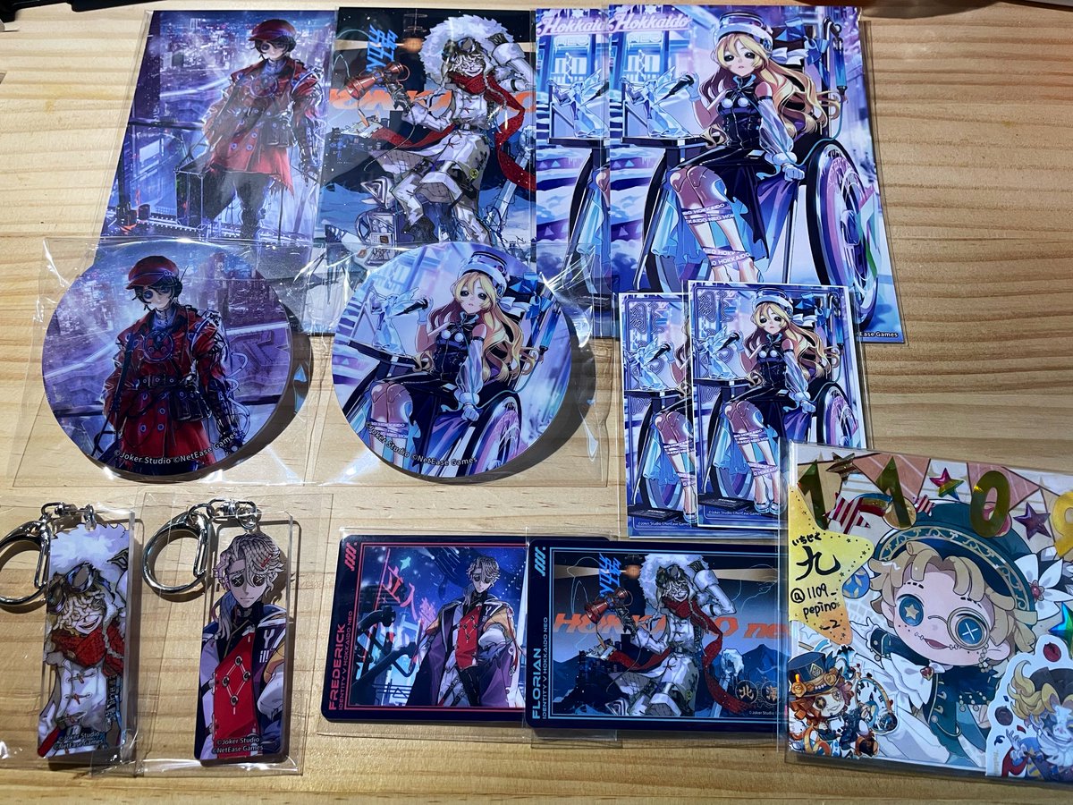 1109_pepino_2's tweet photo. 【譲渡/交換】第五人格  ワンスト  HOKKAIDO NEO  特典  ポスカ  アクリルバッジ  ステッカー  アクキー  トレカ

譲：画家,火災調査員,作曲家,彫刻師

求：フラバルー

彫刻師のみ譲渡可能とさせて頂きます。
お気軽にお声がけどうぞ。 https://t.co/lDRPFtVm23