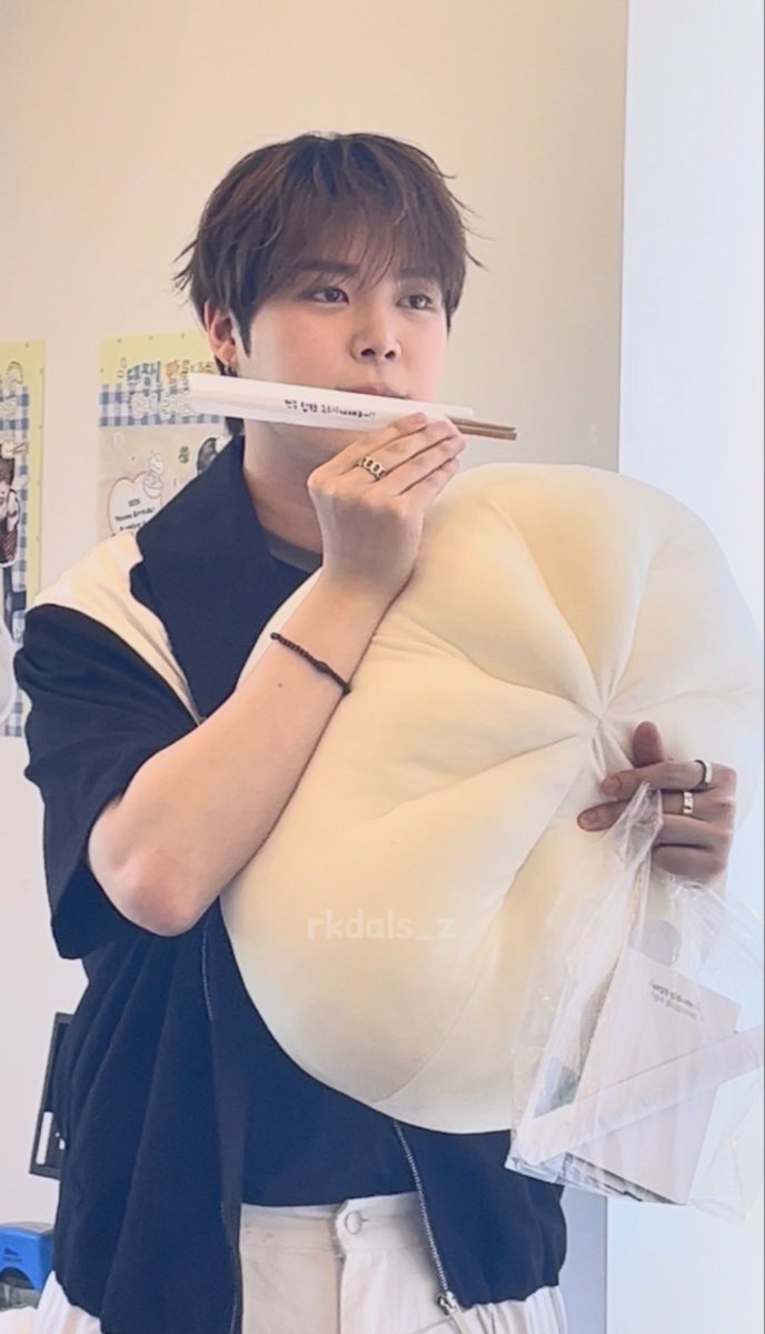 연 ¹²⁵ tweet media