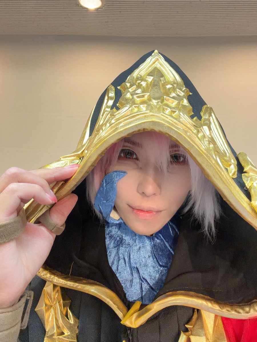 xxzxcxx_SeeD's tweet photo. 改めましてヒカバザお疲れ様でした…！
とんでもなく久々のサークル参加で、とんでもなく久々の水晶公コスでした（久々すぎて設営写真も本も撮ってないことに後から気づいた）
参加者も多く、ここにいるみんなヒカセンなんだよなー…と勝手に親近感を抱き、やはり即売会の空気っていいなぁと思いました https://t.co/qxBQAvguLm