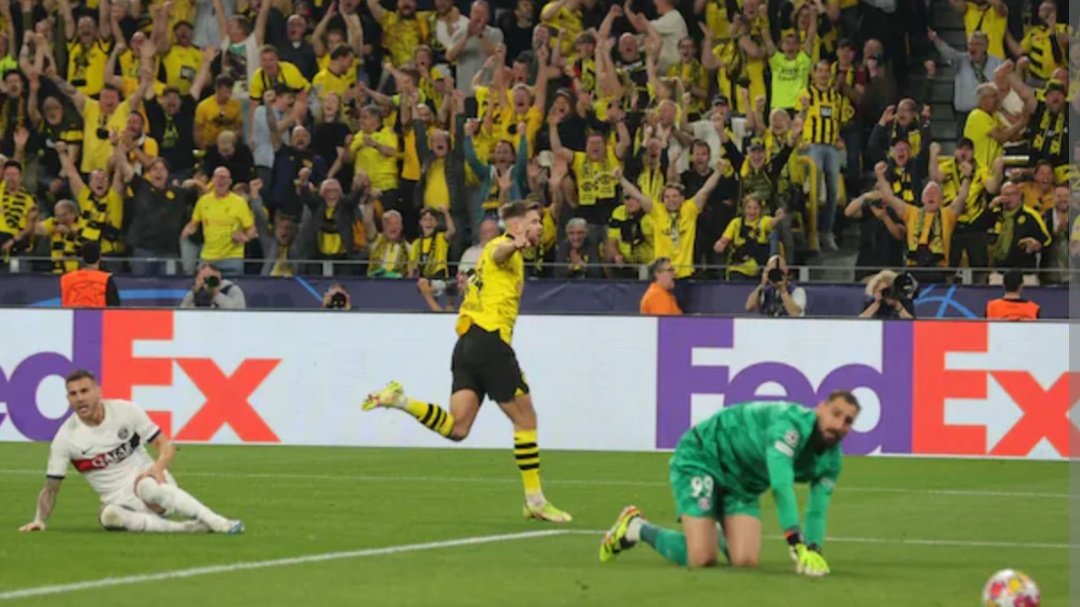 09BVBTurkiye's tweet photo. Hatırlatma! 

PSG'yi Şampiyonlar Ligi'nde en son eleyen takım Borussia Dortmund'tur. 

#BVB https://t.co/D5cxjNCWFy