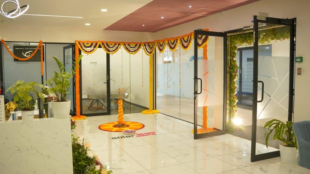 NaFaUpSpo's tweet photo. 🇮🇱 #SolarEdge has opened its new Global Capability Centre #GCC and R&D centre in #Bengaluru, strengthening the city's position as a global #innovation hub for clean energy technologies.
Notably, this marks Bengaluru's 54th GCC announcement in just the last five months#RnD https://t.co/QOi5IrJf5O