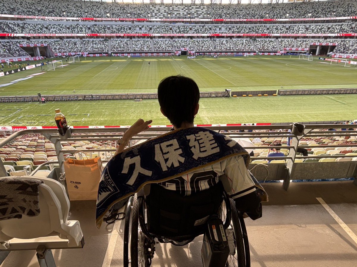 narachaaan328's tweet photo. 初めての代表戦🇯🇵⚽️
ワクワクする〜！！！

#サッカー日本代表 
#キリンチャレンジカップ https://t.co/RmYTIebg71
