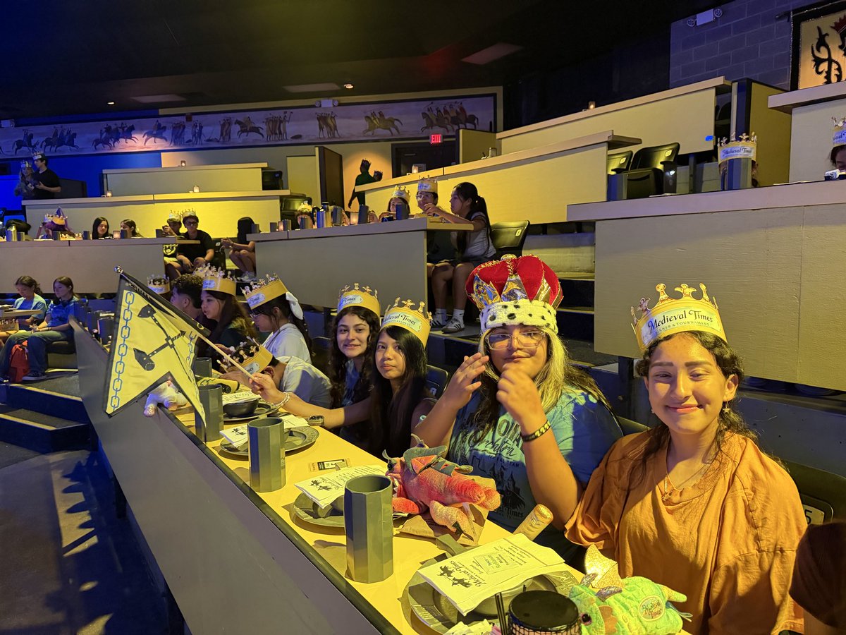 MemorialOrch's tweet photo. Medieval times-dinner and a show! https://t.co/HOQjl5oDfH