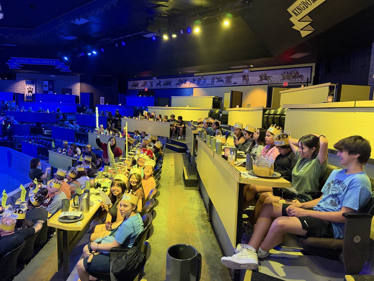 MemorialOrch's tweet photo. Medieval times-dinner and a show! https://t.co/HOQjl5oDfH