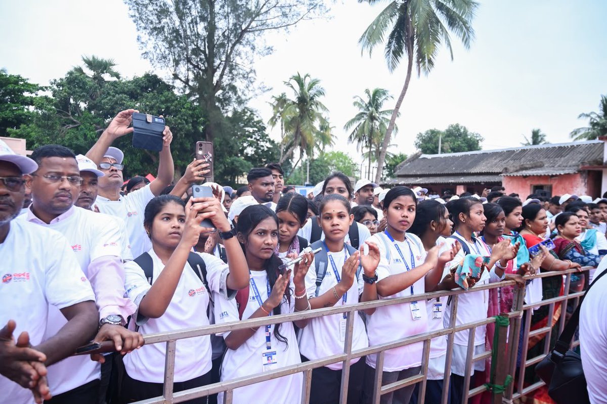 PravatiPOdisha's tweet photo. ସୁସ୍ଥ ଗୋପ ବାର୍ତ୍ତା ନେଇ ଆୟୋଜିତ ଉତ୍କର୍ଷ ମାରାଥନରେ ଉତ୍ସାହର ସହ ବିପୁଳ ସଂଖ୍ୟାରେ ଭାଗନେଇଥିବା ସମସ୍ତ ଯୁବବର୍ଗ ଏବଂ ଗୋପବାସୀଙ୍କୁ ଧନ୍ୟବାଦ ଜଣାଉଛି । #Gop https://t.co/AqGq3CNnkE