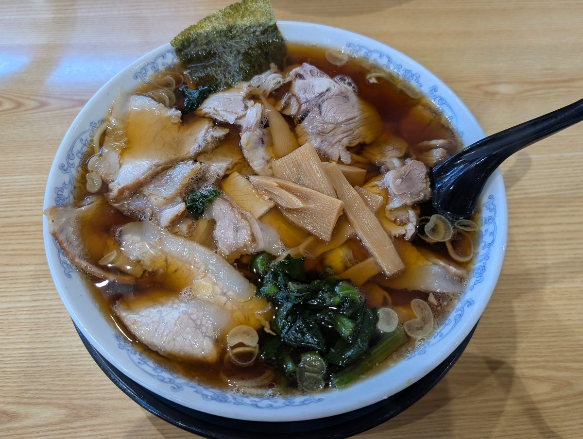 Itah's tweet photo. 長岡ラーメンで今年の新潟の陣は〆 https://t.co/dTs8OS3qhk