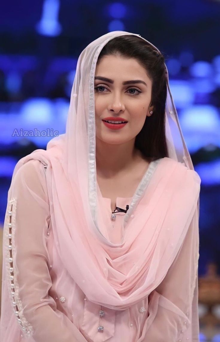 K_unit01's tweet photo. Ayeza Khan beautiful picture. https://t.co/P0D4LumYty