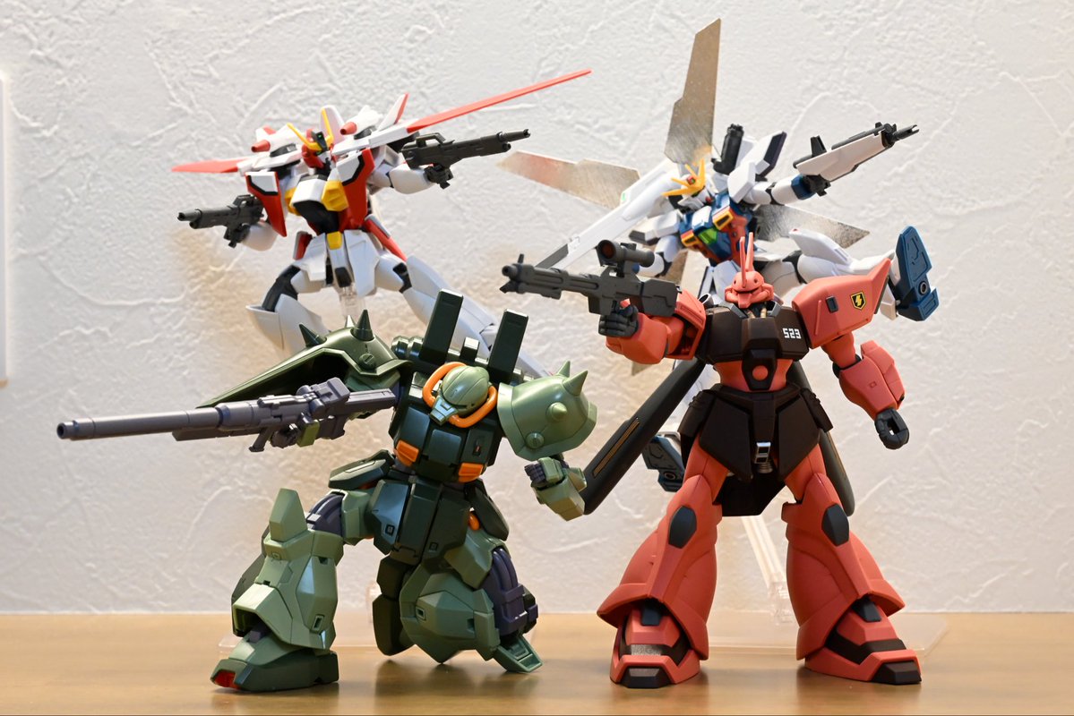 run_pla_builder's tweet photo. #今月作ったプラモ晒そうぜ
2026年5月

HGUCハイザック・カスタム
HGAWガンダムX
HGUCゲルググJ
HGAWガンダムエアマスター
の４体
モノアイとXの熱高め月間でした🔥

#ガンプラ https://t.co/XukMT5HTF9