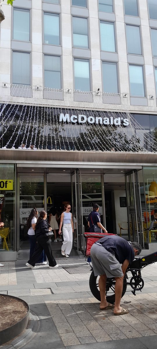 Mariade96602883's tweet photo. @McDonaldsBaires @McDonaldsFrance Todo en orden https://t.co/Lrs9nZJ4ST