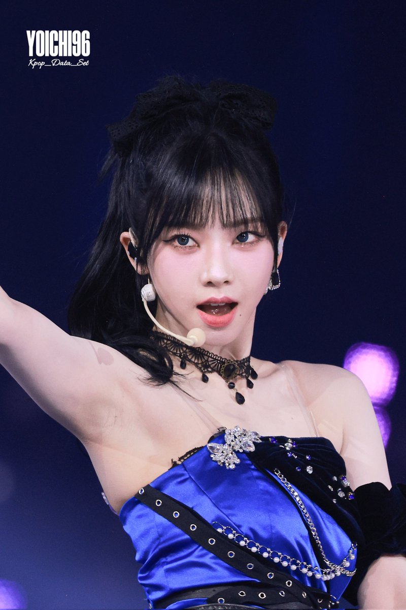 agus_____sp's tweet photo. Karina aespa at SBS Gayo Daejeon 🤯💪❤️‍🔥🥵💙

#KARINA #aespa https://t.co/cXYBiaEPlP