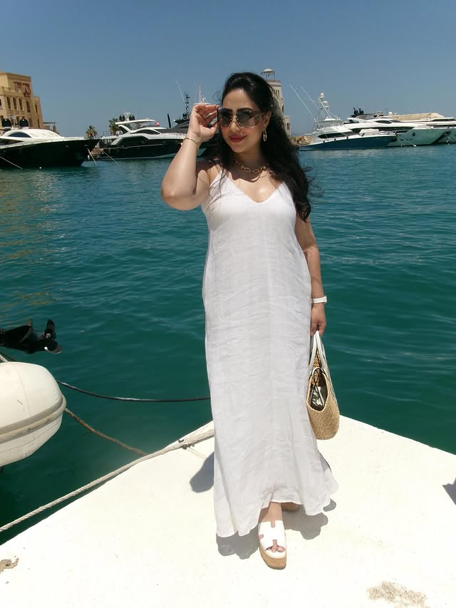 celebrities25's tweet photo. بوسي https://t.co/VNYTkc0uve