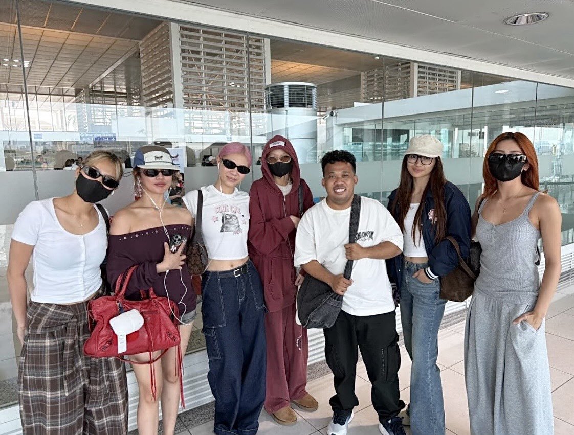 biniaria3's tweet photo. 6/8 BINI GIRLS WITH ROMEO GULLA 

(c) meonglipbite on ig https://t.co/aUvInPL60U
