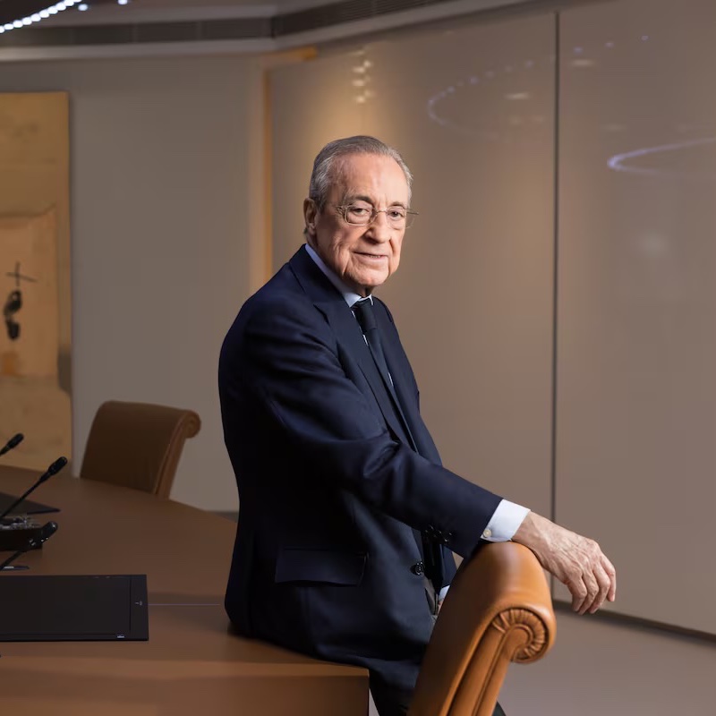 MadridXtra's tweet photo. 🚨🗣️ Florentino Perez: “Vinicius’ renewal? There's time. I'd love for him to stay forever. He's won us the last two Champions Leagues and he identifies really well with the club. You know who doesn't like him? Those who aren't Real Madrid fans.” https://t.co/MJEBMtE84d