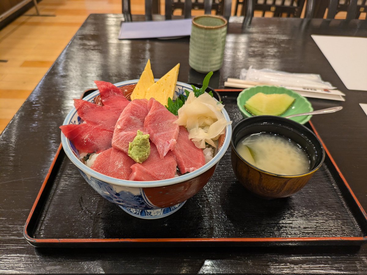U8Det's tweet photo. 帰りも歩きで、途中ドリプラの大漁市場でマグロ丼を食べました☺️
いっぱい歩いたので、お腹ペコペコですぐ完食しました!!
来週のホームは勝って終わりましょう🔥 https://t.co/g2A2EFwSMr