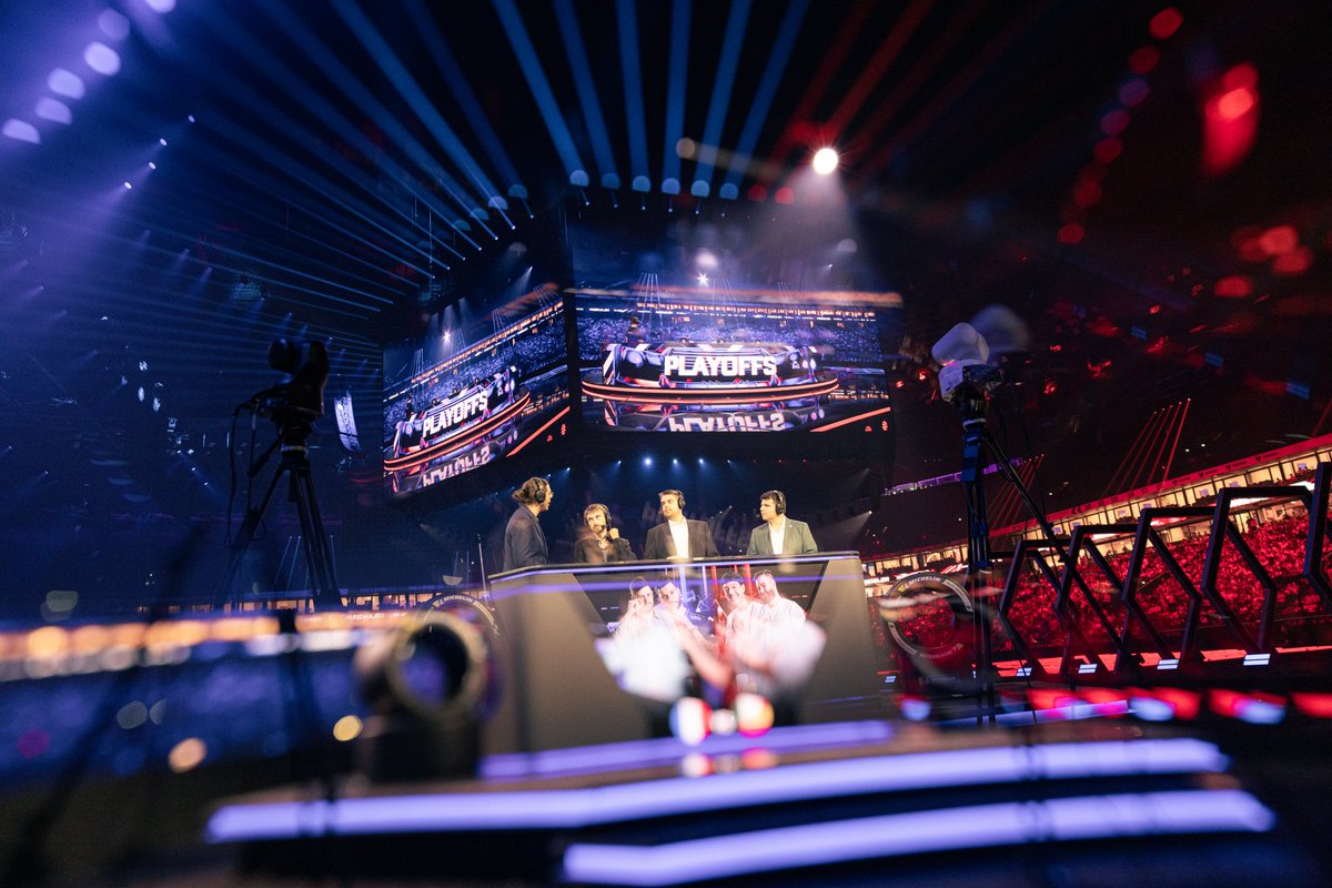 RocketBaguette's tweet photo. ✨ Major de Paris 2026 | Moments de légende 🇫🇷

Merci Rocket League, merci La Défense Arena, merci l'esport !

Mais plus que tout merci à vous d'avoir mis le feu 🔥 et de nous permettre de vivre ces moments ensemble ! 💛 https://t.co/WeVQbS0EMp