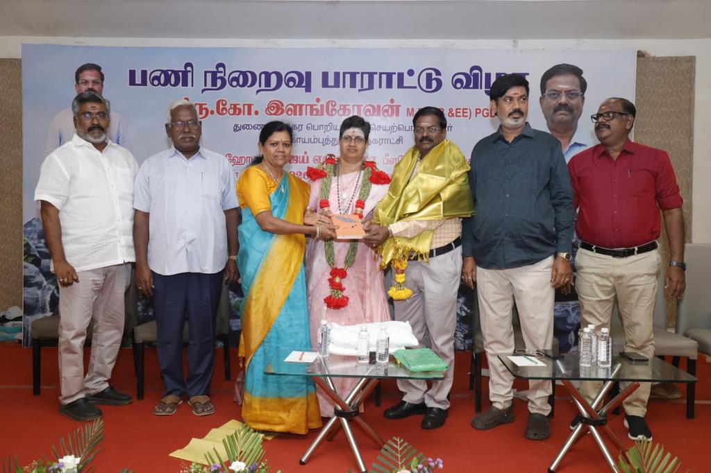izhamselvi's tweet photo. 30-5-2026,சனிக்கிழமை மாலை 7 மணி அளவில், கோவை பீளமேடு புதூர், விஜய் எலான்ஸா ஹோட்டல் அரங்கில் நடைபெற்ற, 
கோவை மாநகராட்சி செயற்பொறியாளர் திரு. இளங்கோவன் அவர்களுடைய பணி நிறைவு பாராட்டு விழாவில் கலந்து கொண்டு அவருக்கு மரியாதை செய்து வாழ்த்துரை வழங்கினேன் https://t.co/CDXWVCzGWV