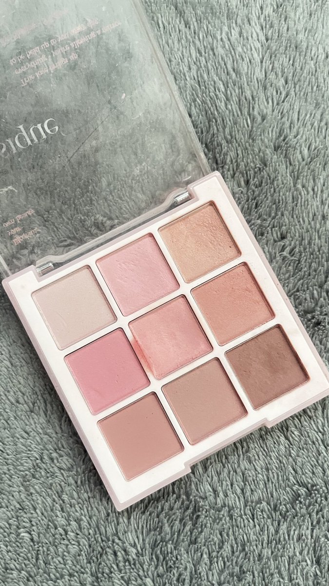 Honney672160's tweet photo. พาเลทตาสี milky berry 250฿ รสใช้บางช่อง https://t.co/q8wp2MrbwD