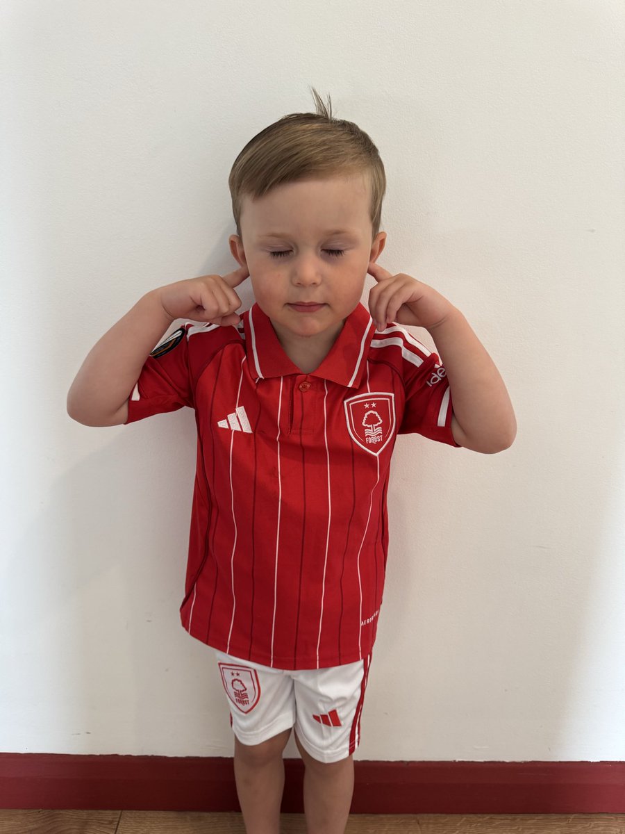 Josh_Wilko's tweet photo. My lad doing his best MGW impression @NFFC @Morgangibbs27 #MGW #MorganGibbsWhite #NFFC #NottinghamForest https://t.co/tJ6jobARgi