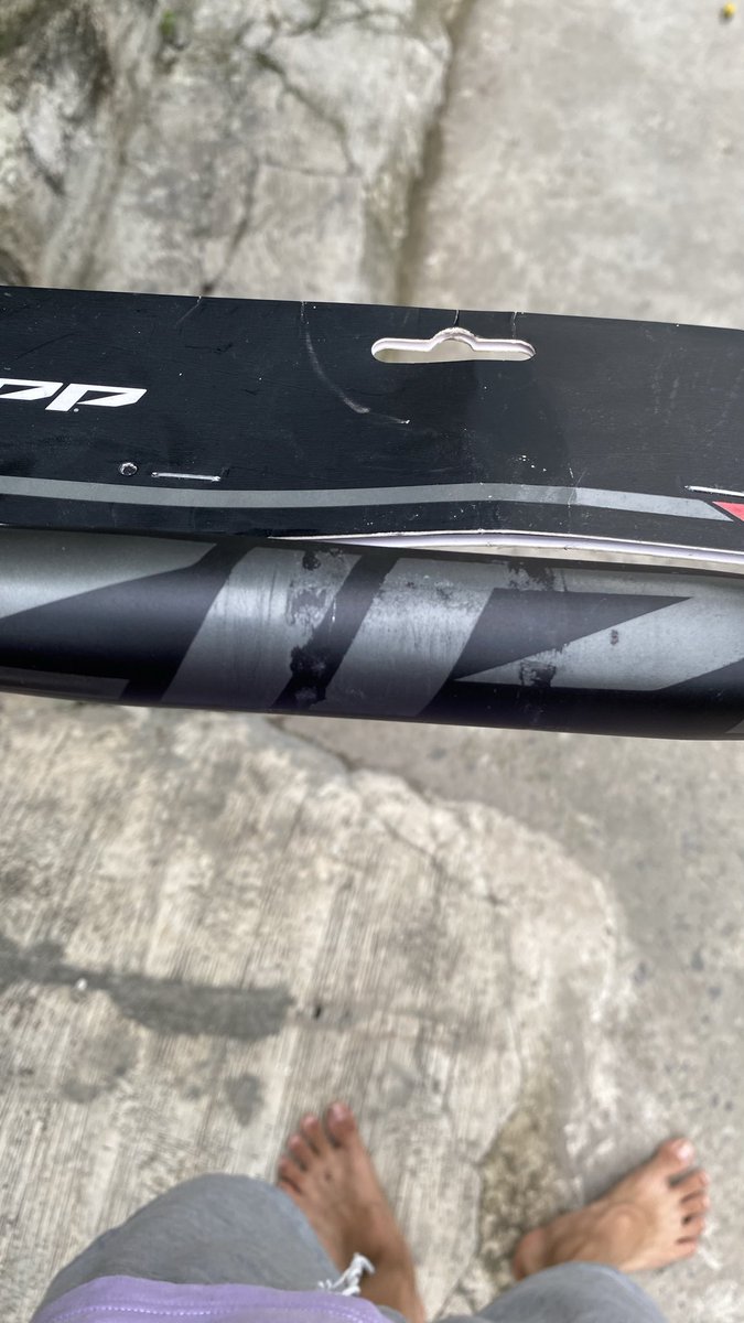 Unimportanthin's tweet photo. #fnfjb WTS

ZIPP SERVICE COURSE SL 80 ALLOY lebar 360mm 

1,5 wajib Nego
lok Bekasi

Minat DM yaa https://t.co/hmTQz0fYSk