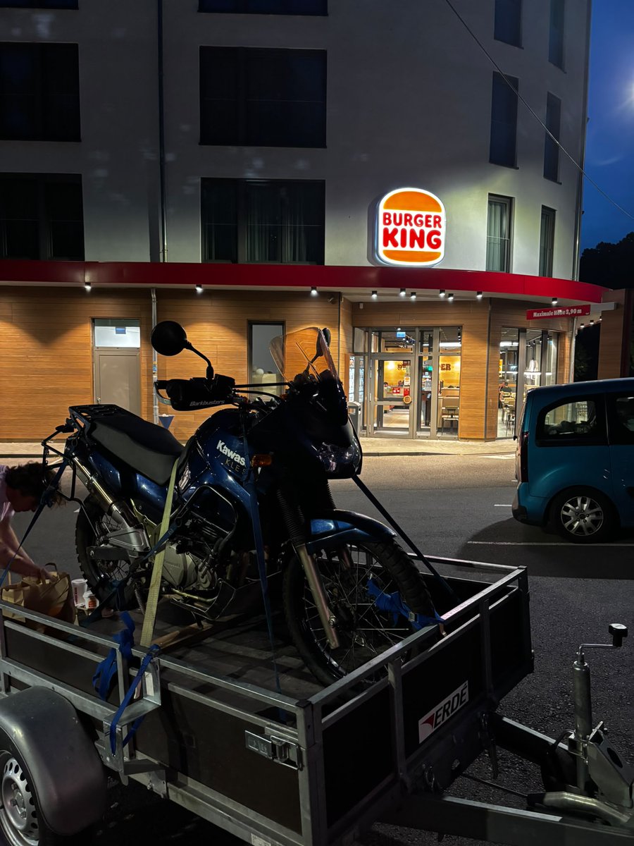 stratustm's tweet photo. yo i bought a bike ! https://t.co/W3T787JsXD