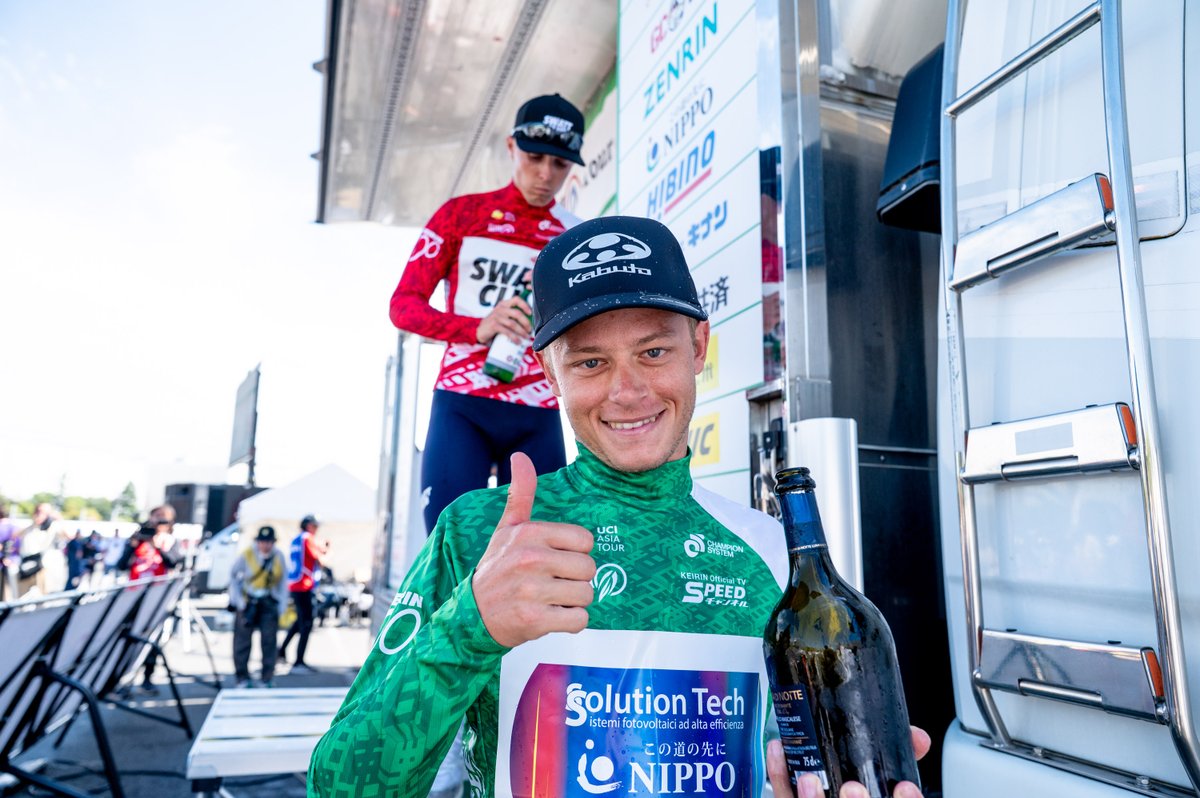 NIPPO_RACING's tweet photo. 🗼 #TOJ2026 最終日「スピードチャンネル東京ステージ」を終えて、チームソリューションテック・NIPPO・ラーリはマッテオ・ファッブロ選手が個人総合優勝に輝き、カミル・ボヌー選手も同2位に続く、素晴らしい結果を残しました。

新城幸也選手を中心に、経験豊富なチームは素晴らしい団結力とパフォーマンスを発揮。8日間のハードなレースを終えて、個人総合優勝🏆という大きな大きな目標を達成しました。

チームNIPPOのツアー・オブ・ジャパン総合優勝は、2013年のフォルトゥナート・バリアーニ選手以来13年ぶり😲
各ステージでの温かい応援、本当にどうもありがとうございました！！！