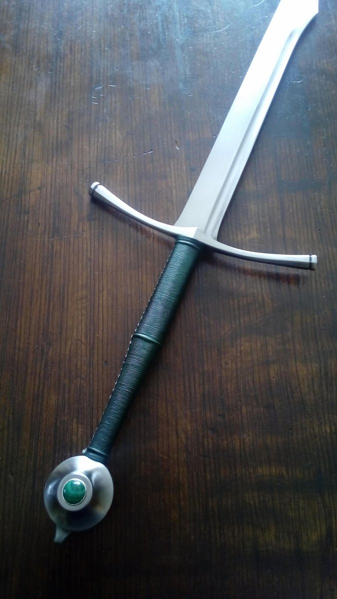 ArannReichhardt's tweet photo. My first falchion turned 7 years old today :o! https://t.co/48fsy63Yb5